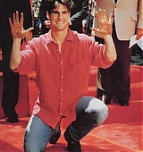 1993-06-28-Hand-And-Footprints-Ceremony-At-Manns-Chinese-Theater-002.jpg