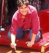1993-06-28-Hand-And-Footprints-Ceremony-At-Manns-Chinese-Theater-060.jpg