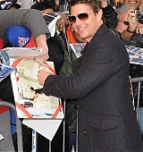 candids-outside-daily-show-with-jon-steward-april16-2013-021.jpg