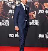 jack-reacher-berlin-premiere-21-2016-250.jpg