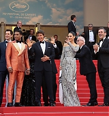 2022-05-18-75th-Cannes-Film-Festival-Top-Gun-Maverick-Premiere-0116.jpg