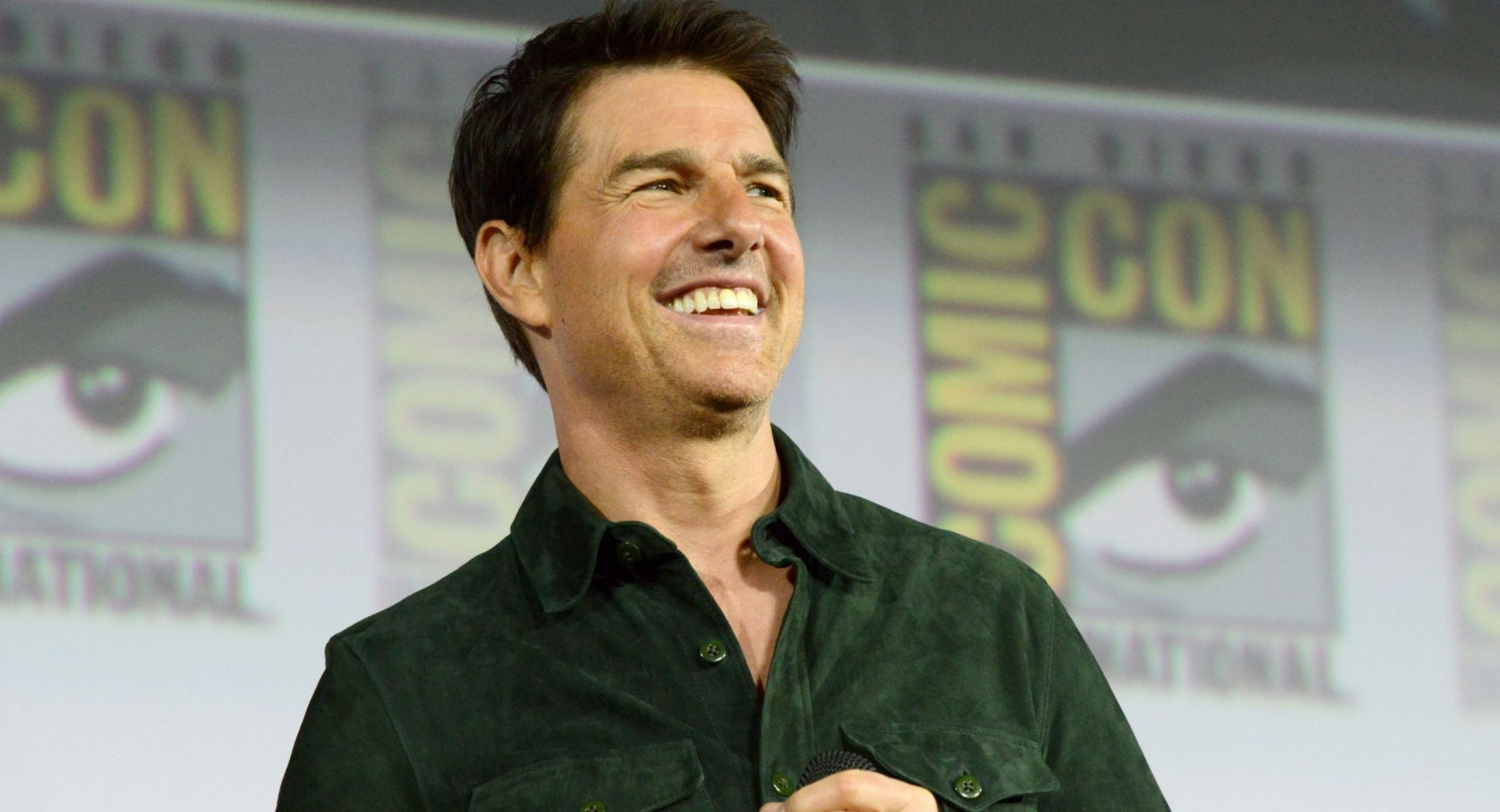 Tom Cruise makes surprise appearance at Comic-Con International to present Top Gun Trailer